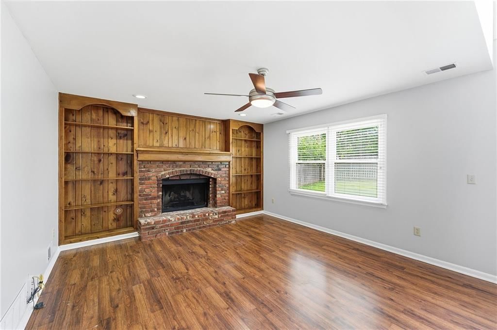 11811 Slater Street — photo 9
