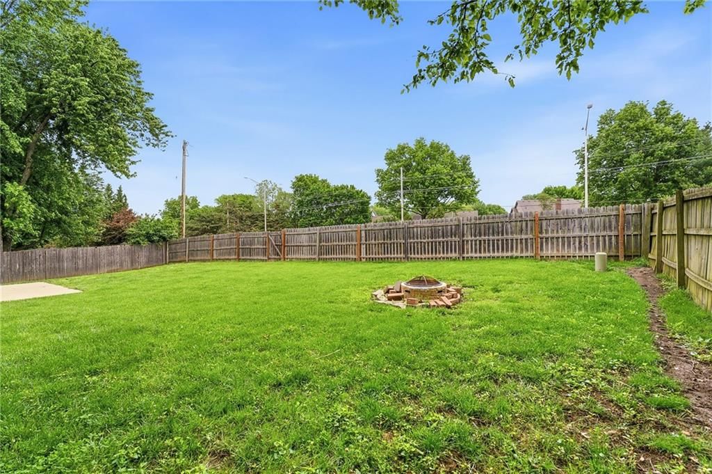 11811 Slater Street — photo 19