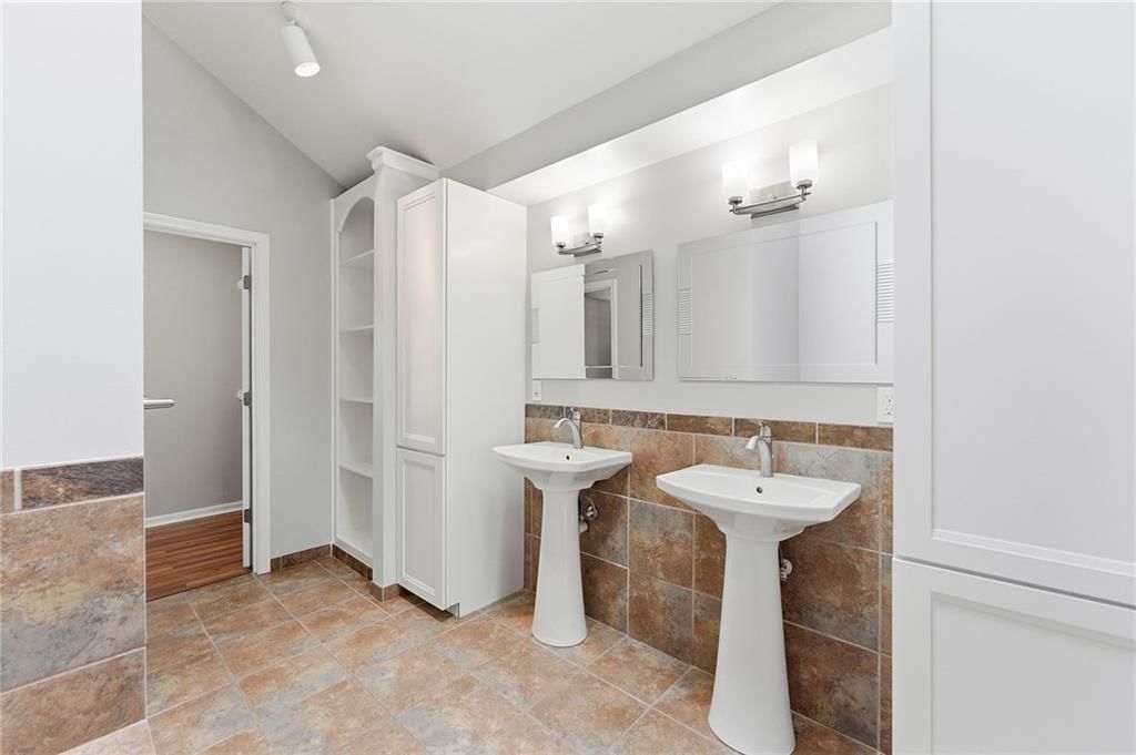 11811 Slater Street — photo 26