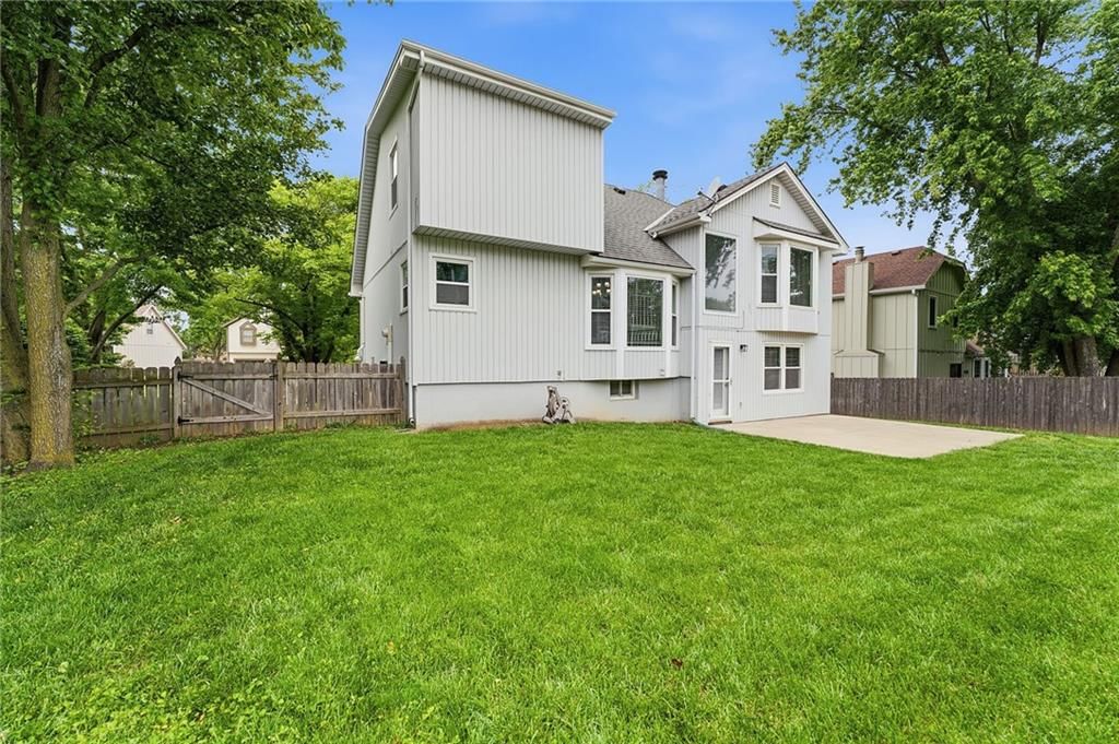 11811 Slater Street — photo 31