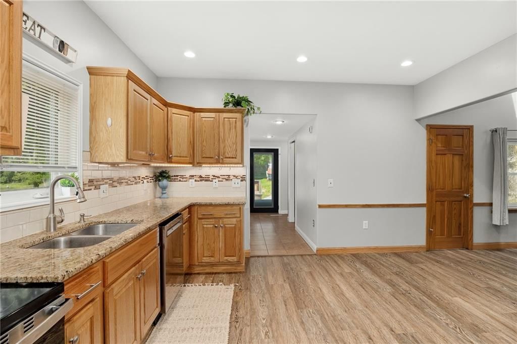 2725 Garfield Avenue — photo 8