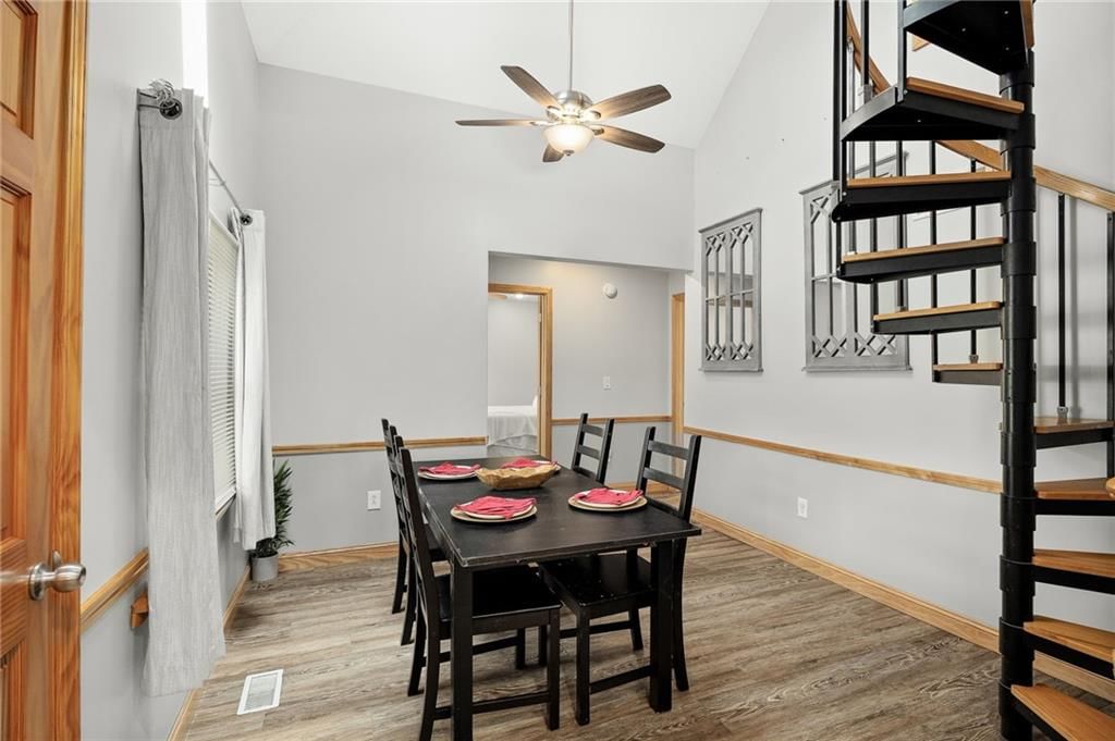 2725 Garfield Avenue — photo 12