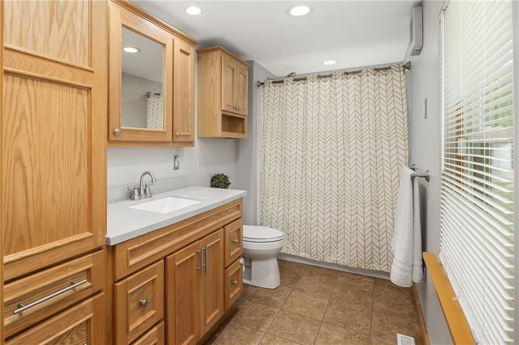 2725 Garfield Avenue — photo 14