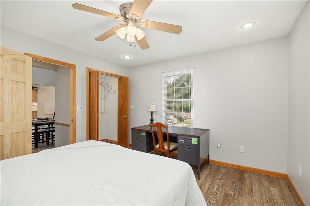 2725 Garfield Avenue — photo 16