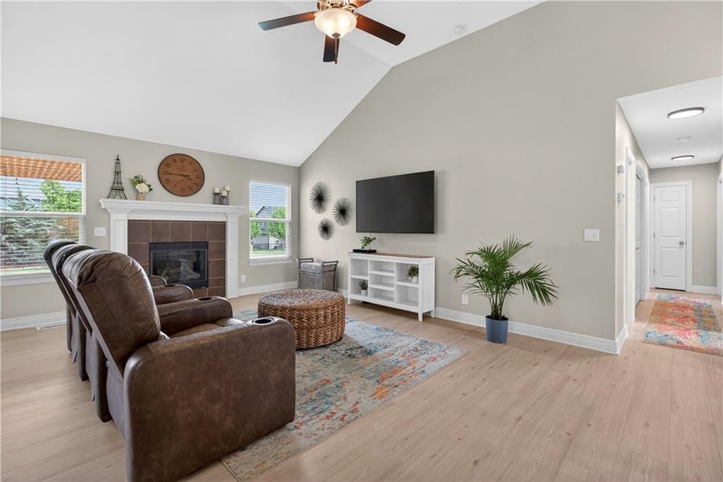 5835 LAKECREST Drive — photo 5