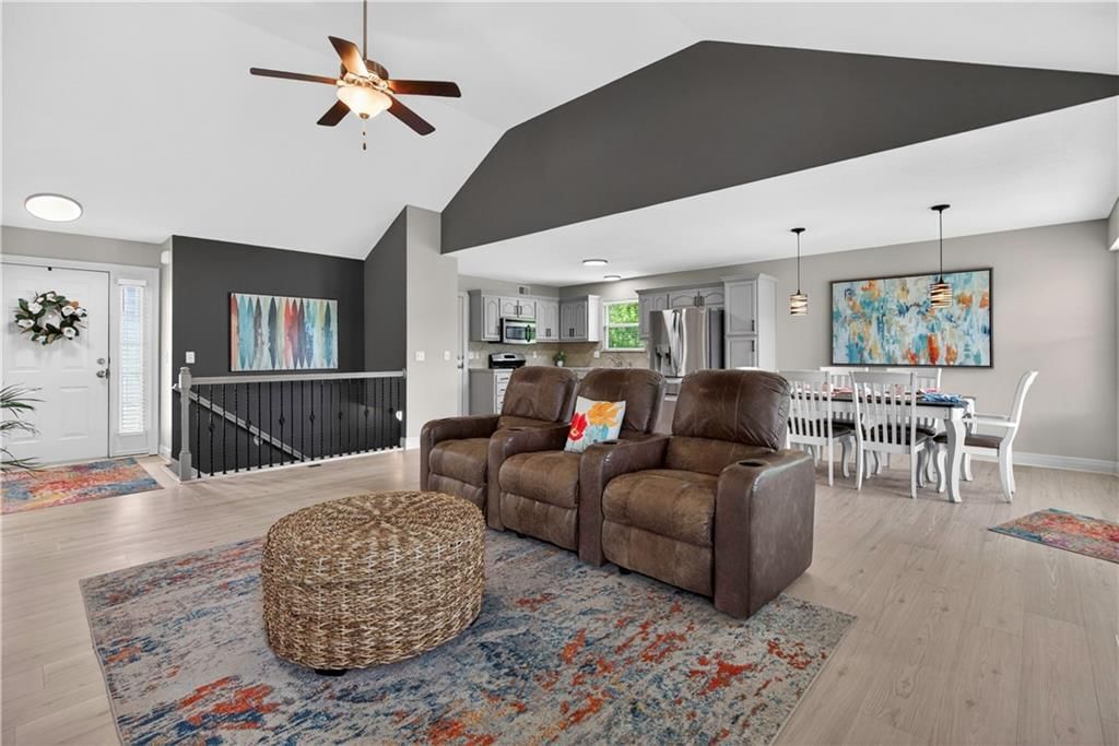 5835 LAKECREST Drive — photo 6