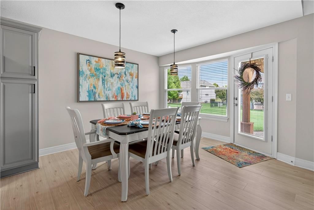 5835 LAKECREST Drive — photo 12