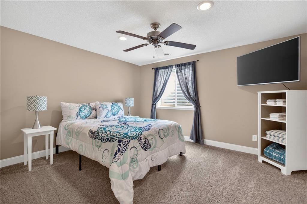5835 LAKECREST Drive — photo 32