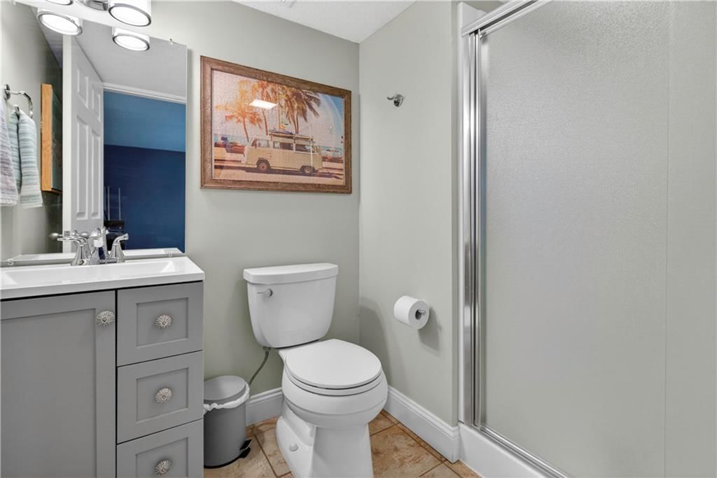 5835 LAKECREST Drive — photo 33