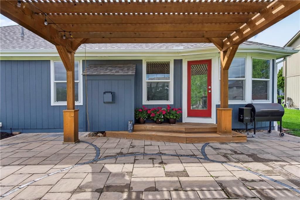 5835 LAKECREST Drive — photo 37