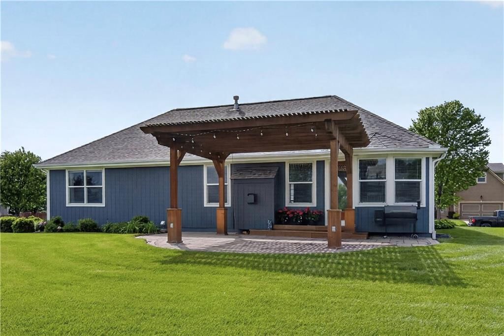 5835 LAKECREST Drive — photo 40