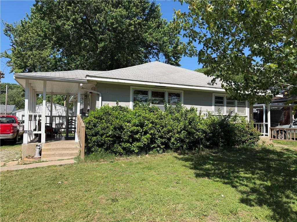1625 Irving Street — photo 2