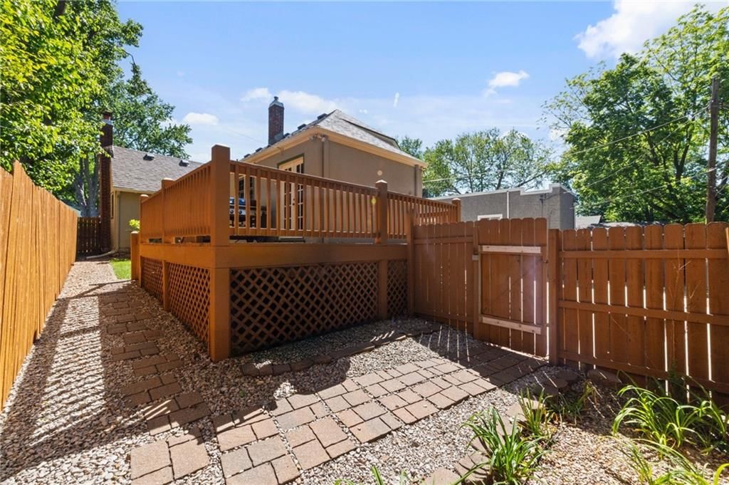 302 E 66th Terrace — photo 44