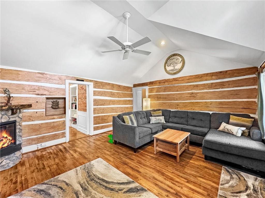731 Welt Street — photo 4