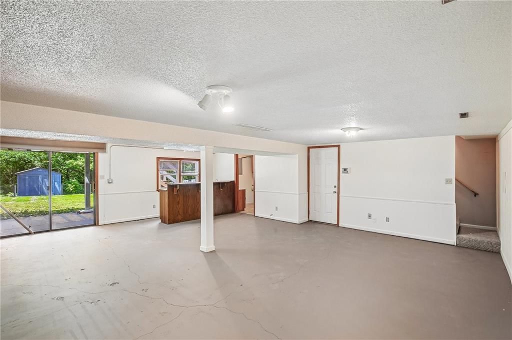 1419 Woodlawn Drive — photo 12