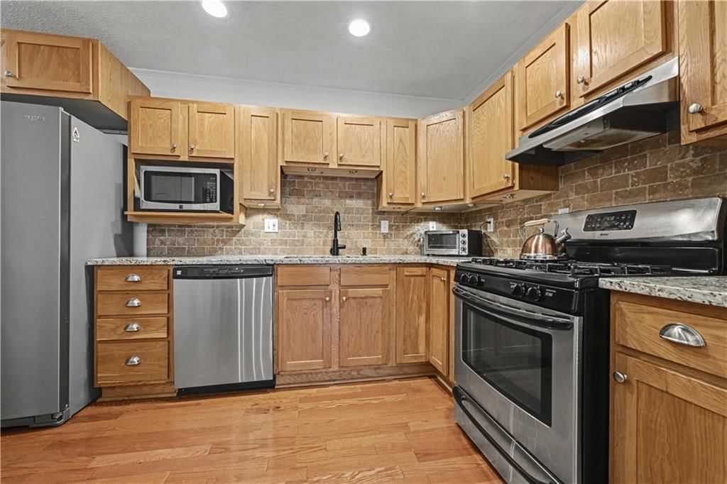 7525 Eaton Street — photo 9