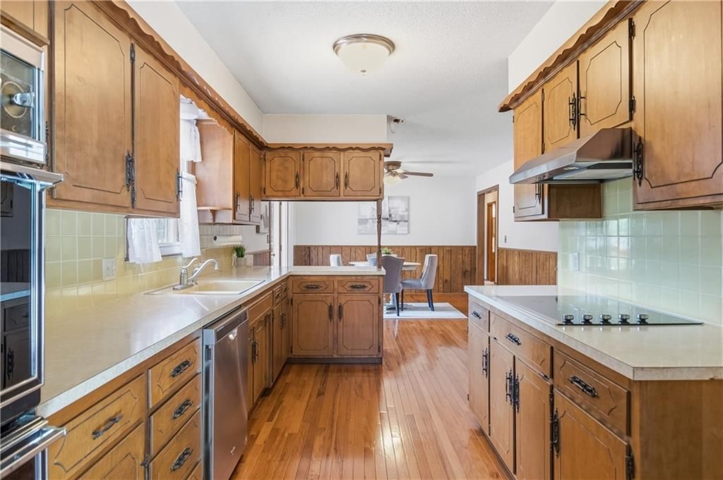 402 S Harrison Street — photo 16