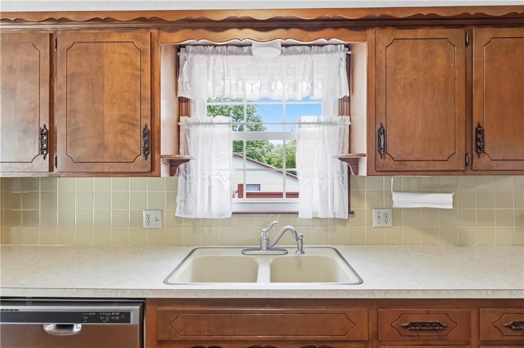 402 S Harrison Street — photo 17