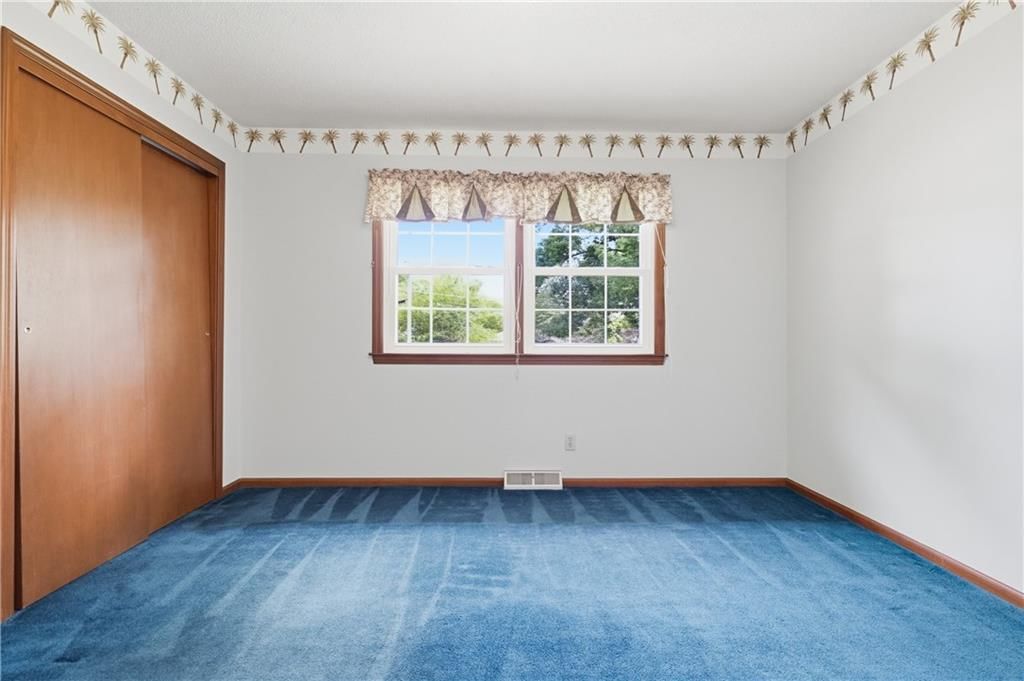402 S Harrison Street — photo 32