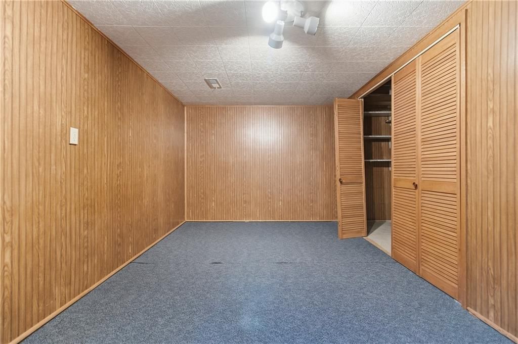 402 S Harrison Street — photo 38
