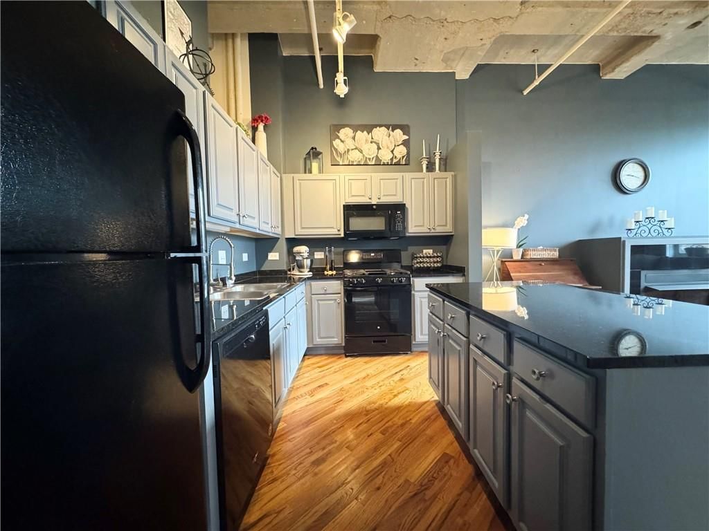 2107 Grand Boulevard — photo 19