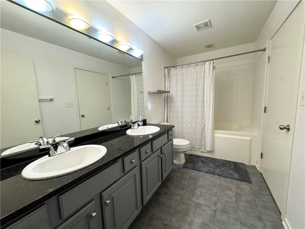 2107 Grand Boulevard — photo 22