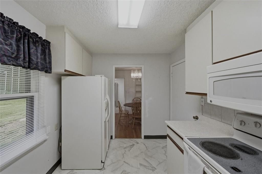 6008 Farley Avenue — photo 10