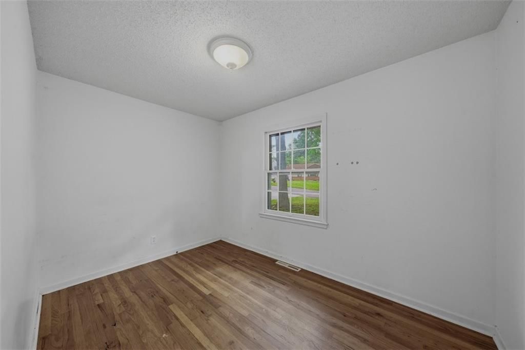 6008 Farley Avenue — photo 17