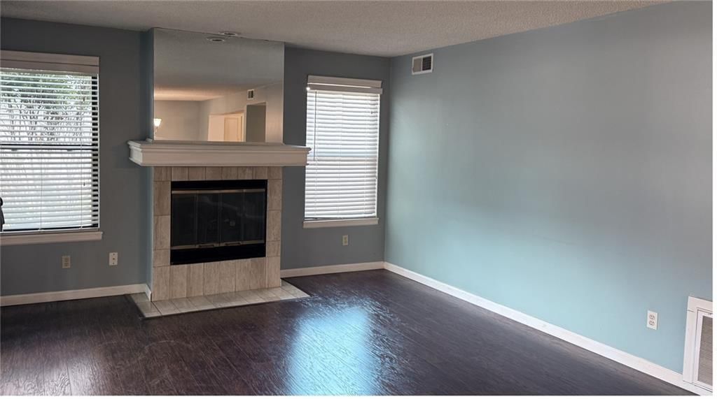 8822 W 106TH Terrace — photo 2