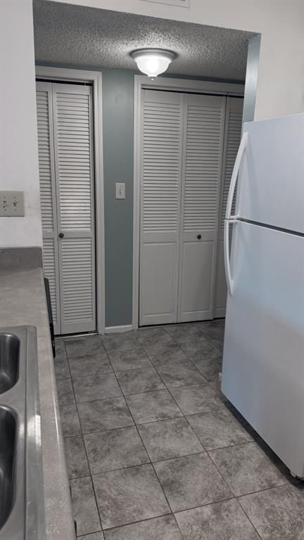 8822 W 106TH Terrace — photo 3