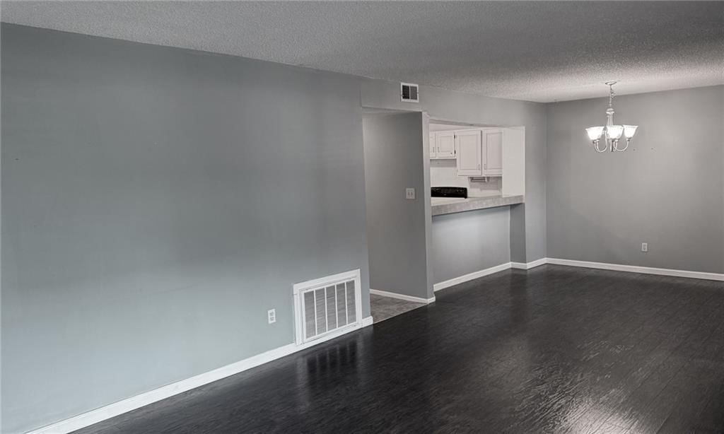 8822 W 106TH Terrace — photo 5