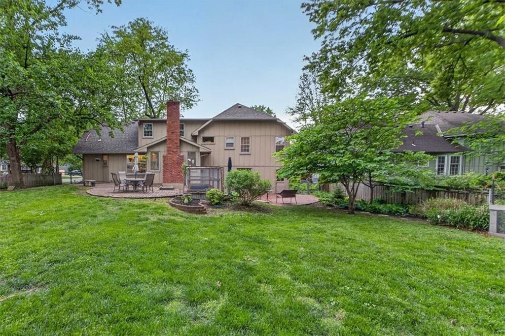 8804 W 92nd Street — photo 32