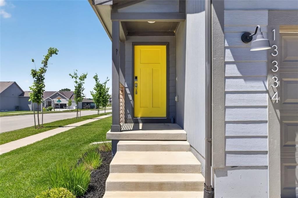 13334 W 180th Terrace — photo 3