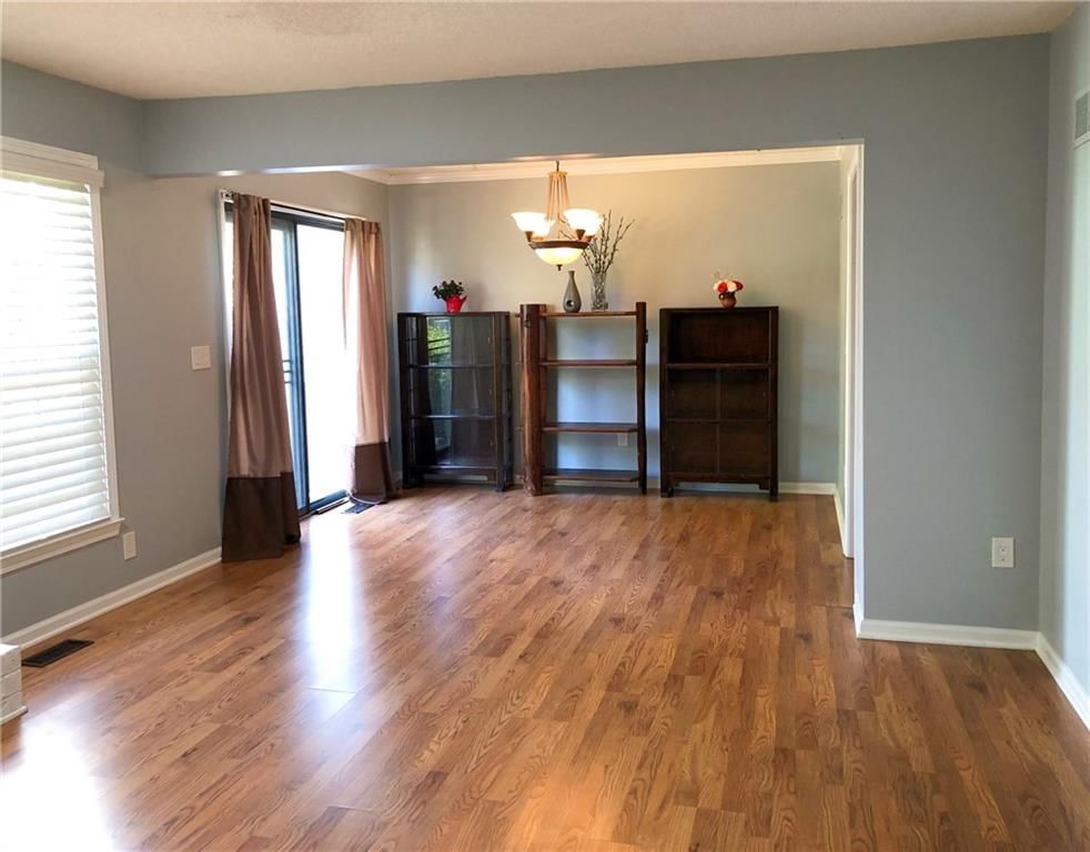 10816 W 115 Terrace — photo 3