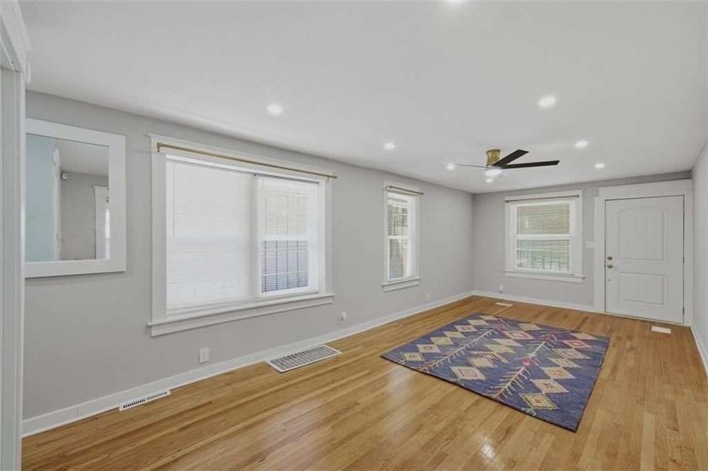 1717 Cambridge Avenue — photo 4