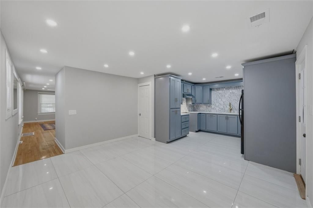 1717 Cambridge Avenue — photo 6