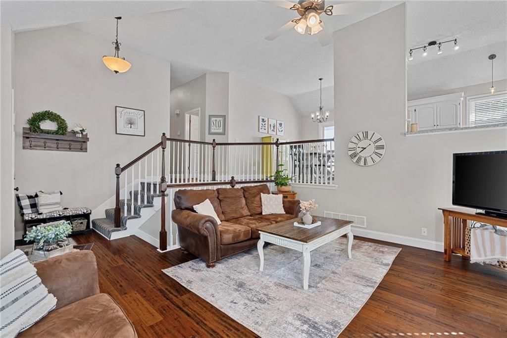 16464 W 158th Terrace — photo 3