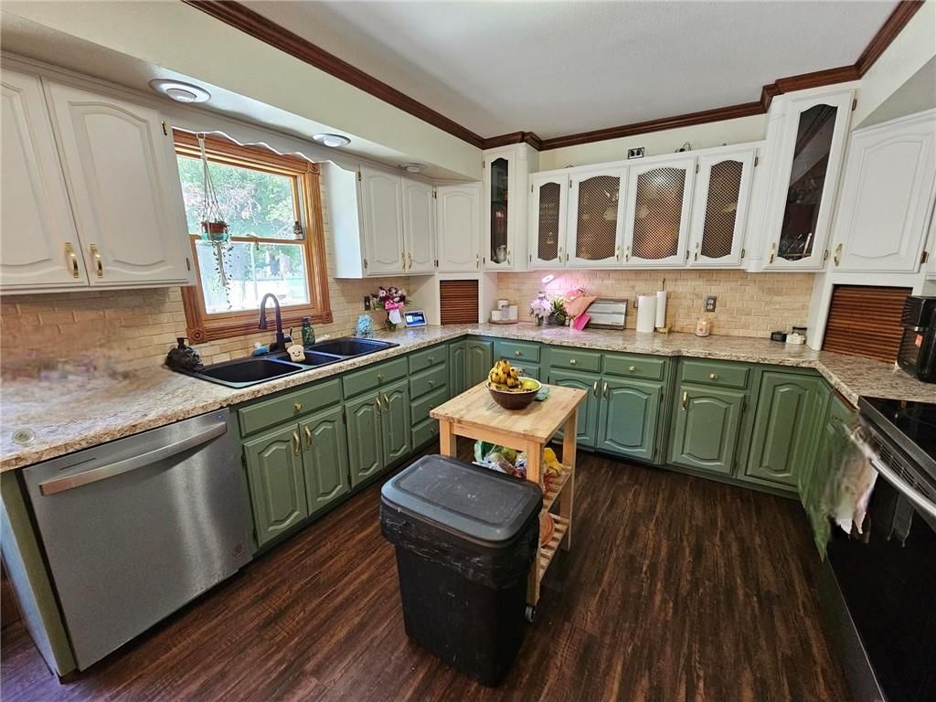 806 Elm Street — photo 17