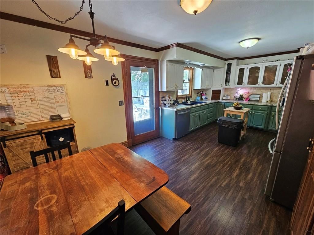 806 Elm Street — photo 20