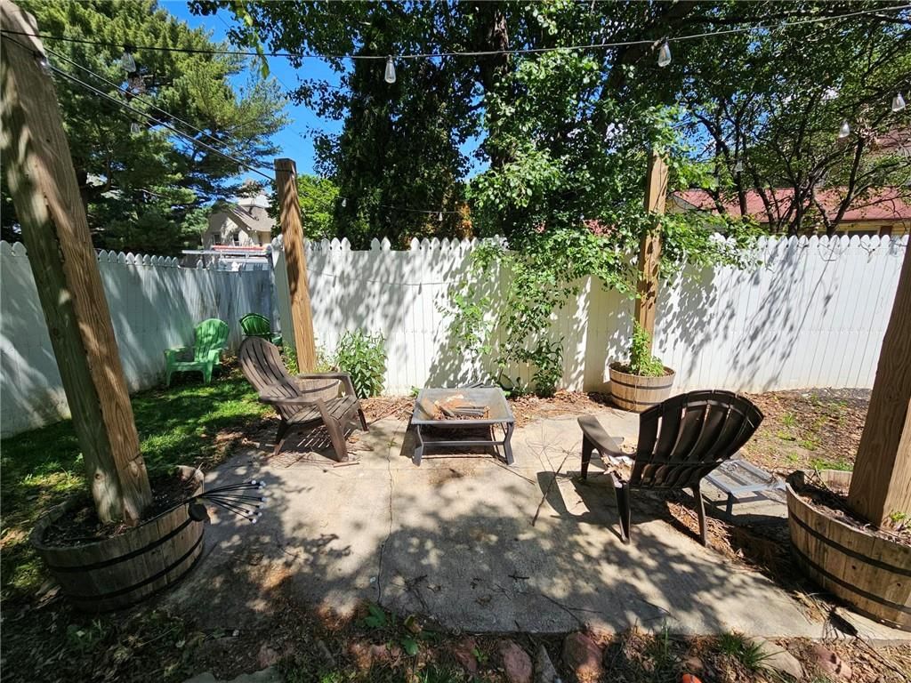 806 Elm Street — photo 43