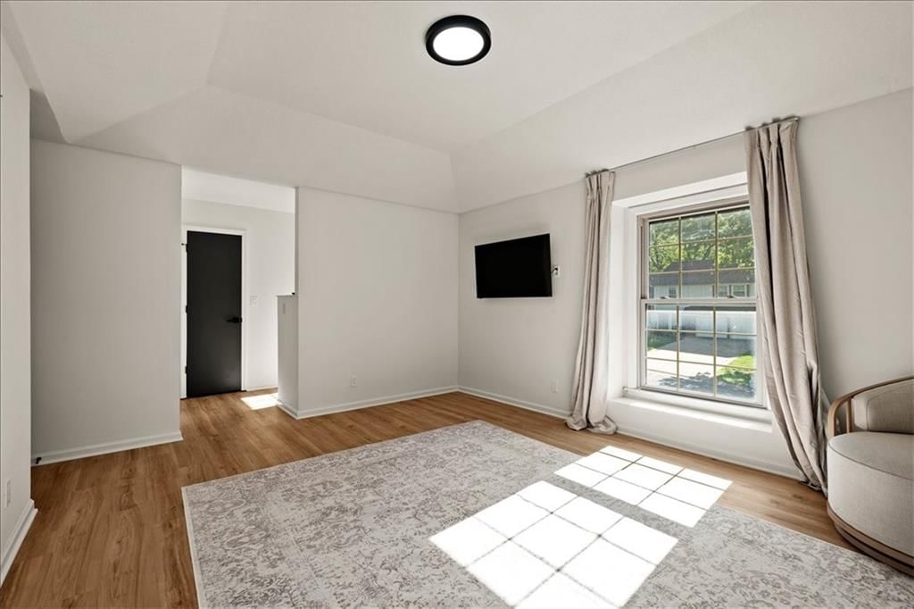 10310 Eby Street — photo 5