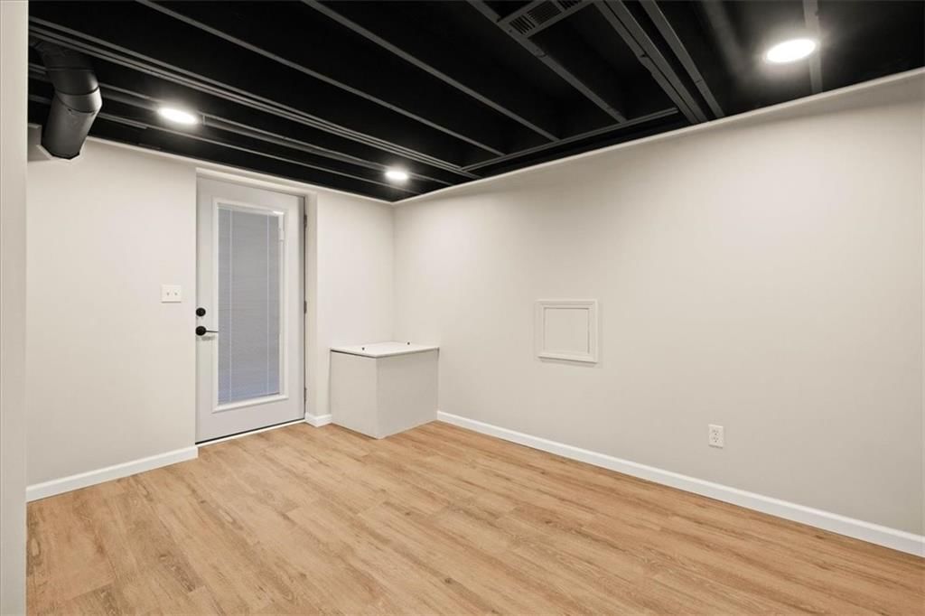 10310 Eby Street — photo 31
