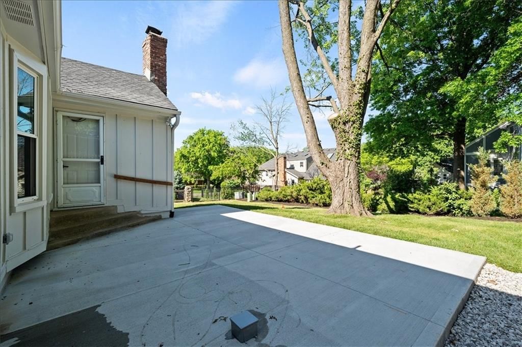 10310 Eby Street — photo 38