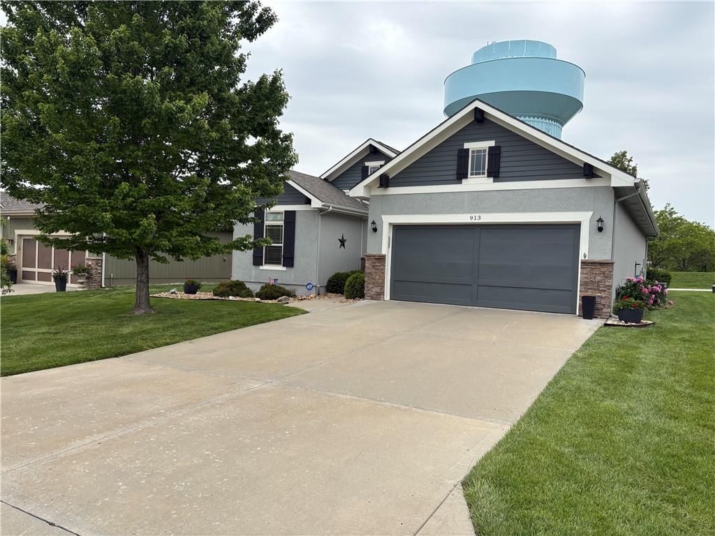 913 SE Amber Court — photo 2