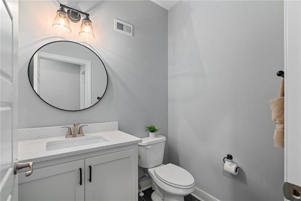 8435 Ottawa Street — photo 9