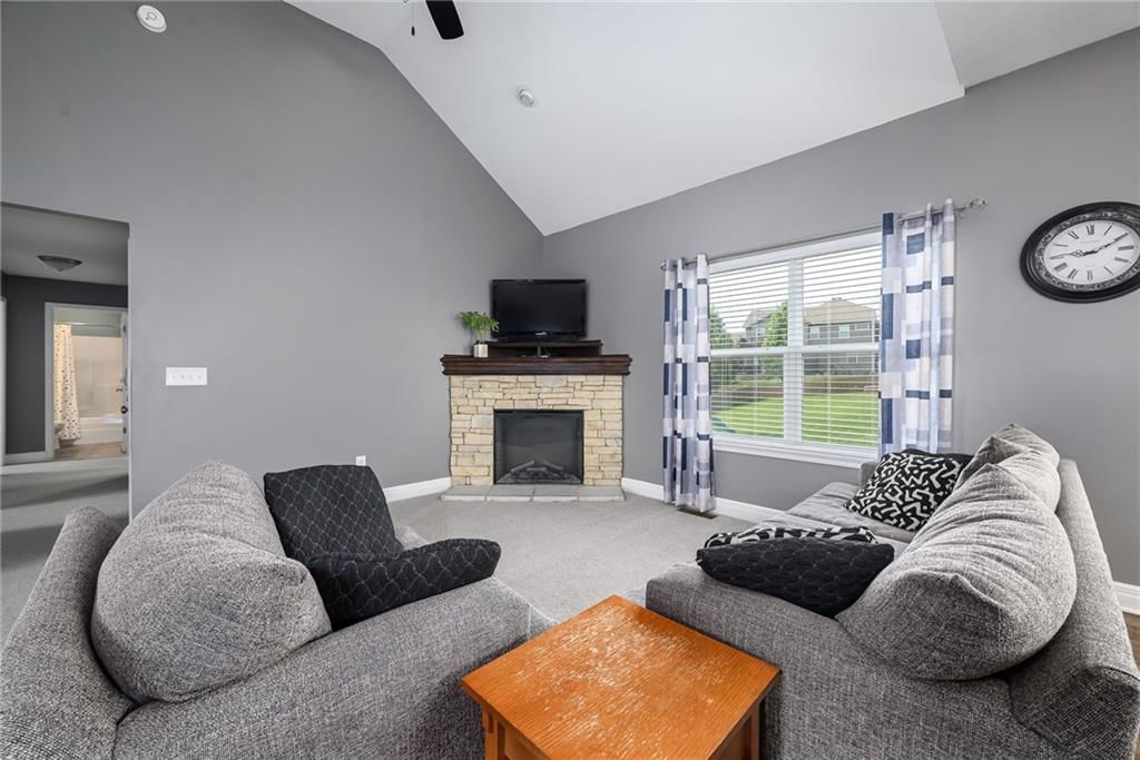 11409 Kimball Avenue — photo 2
