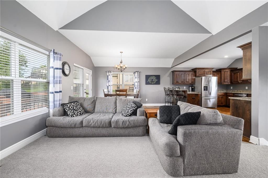 11409 Kimball Avenue — photo 4