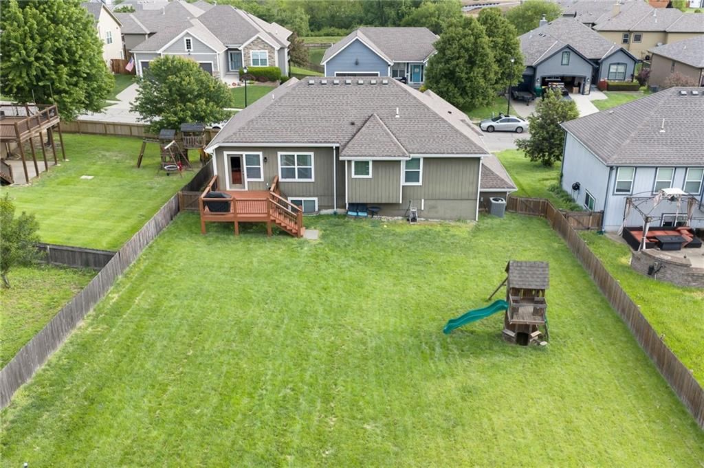 11409 Kimball Avenue — photo 24