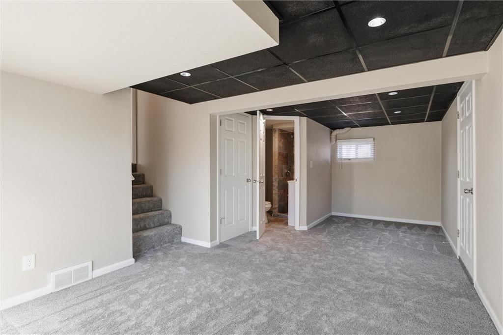 8002 Campbell Street — photo 29