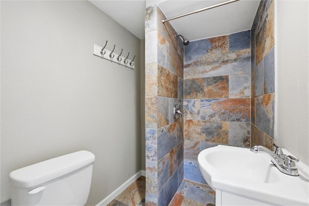 8002 Campbell Street — photo 30